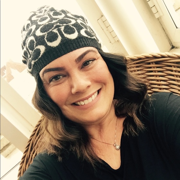 Meet your Posher, Toni - Picture 3 of 7